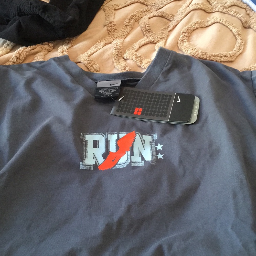 Nike‎ RUN tee. NWT